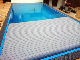 Lamelové zakrytí bazénu